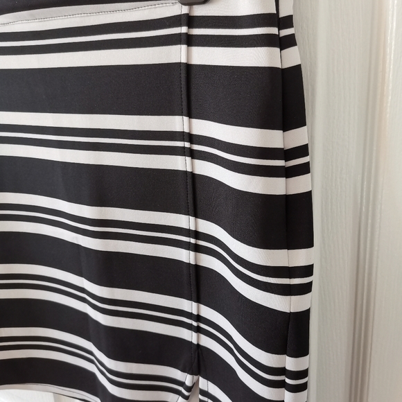 A&F mini skirt - Picture 3 of 4